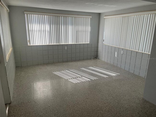 Building Photo - 428 90th Ave