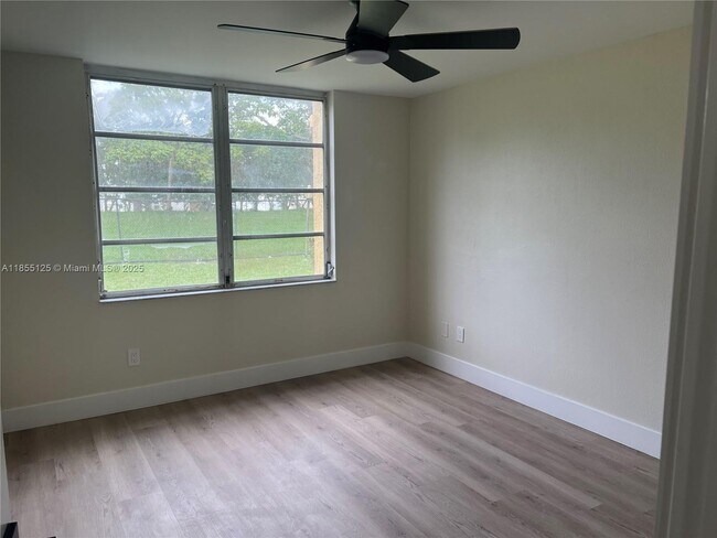Building Photo - 3490 Foxcroft Rd
