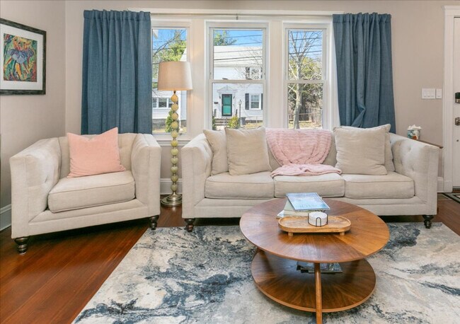 Building Photo - 17 Cedar Terrace