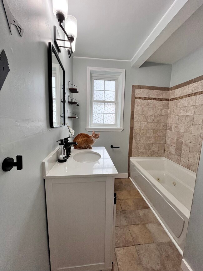 Building Photo - 6616 E Wakefield Dr