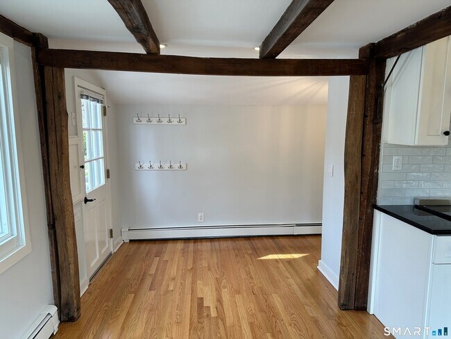 Building Photo - 20 Cannondale Rd