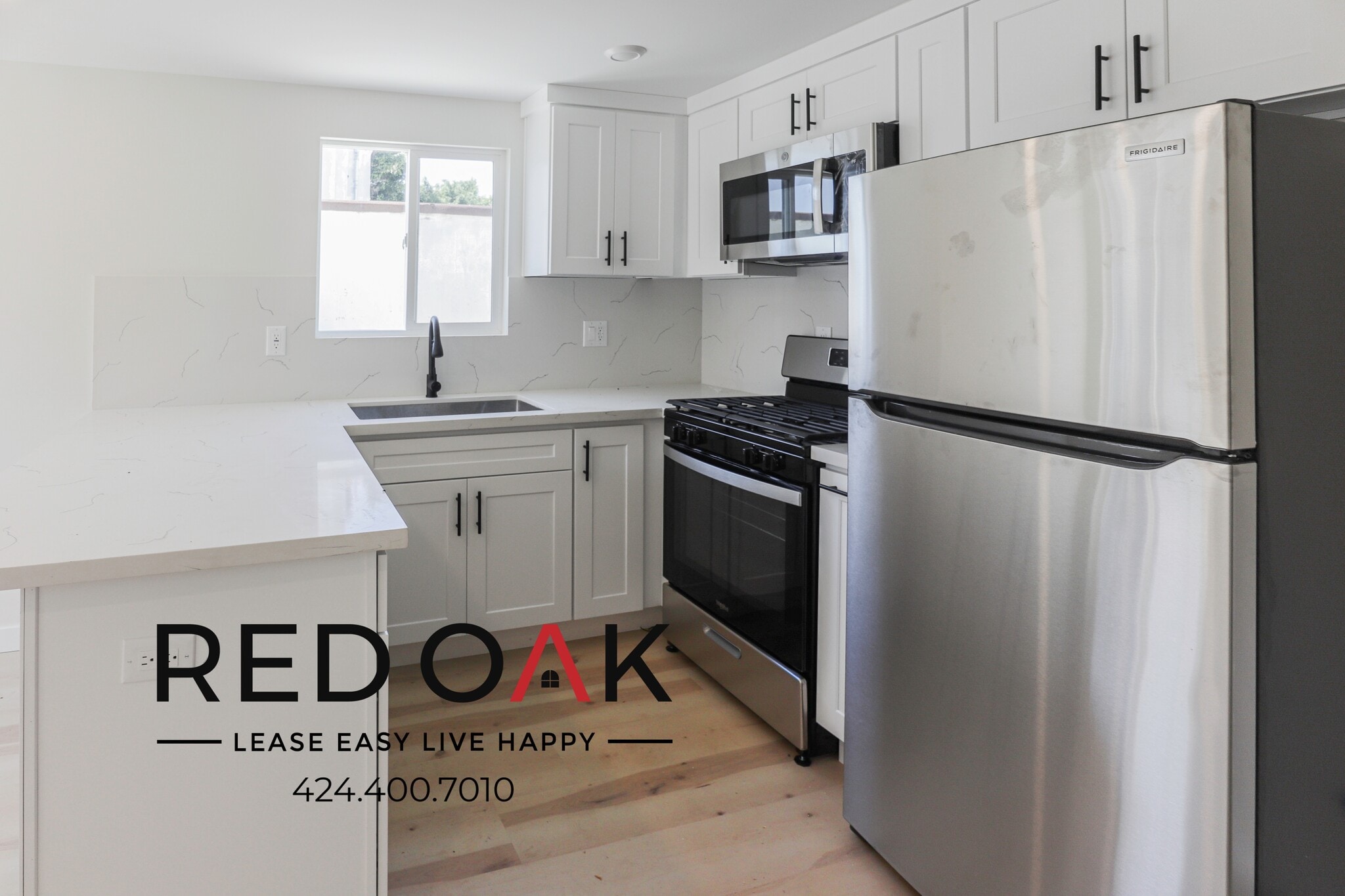 Building Photo - 1861 S Sycamore Ave