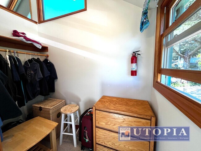 Building Photo - Beautiful, custom finished home in Aptos, ...