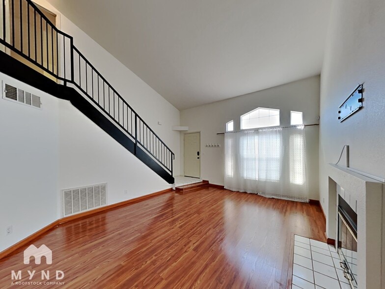 Building Photo - 8042 Laurena Ave