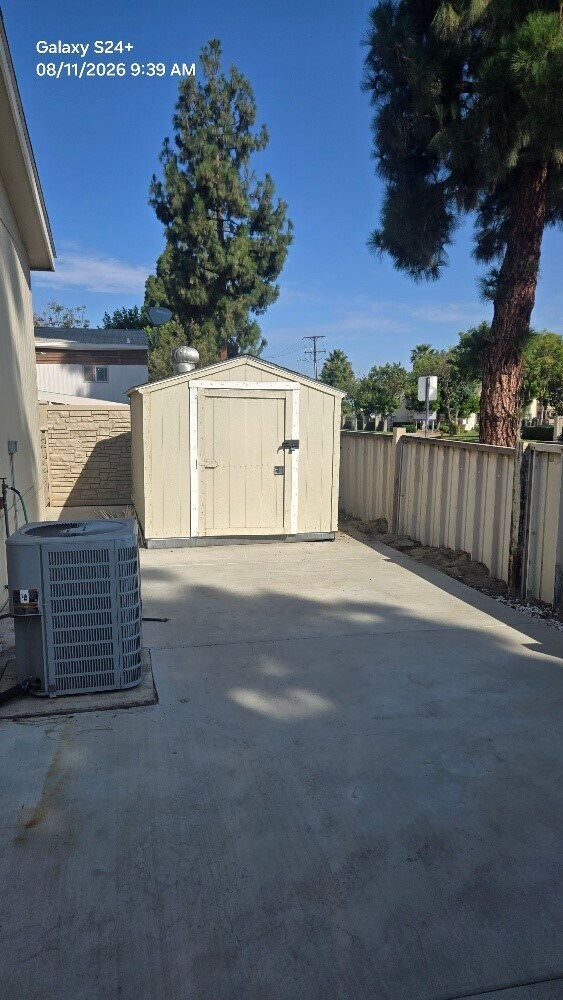 Building Photo - 1361 Shadowglen Way