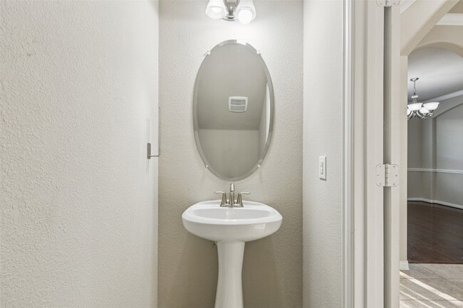 Building Photo - 5001 Bluewater Dr