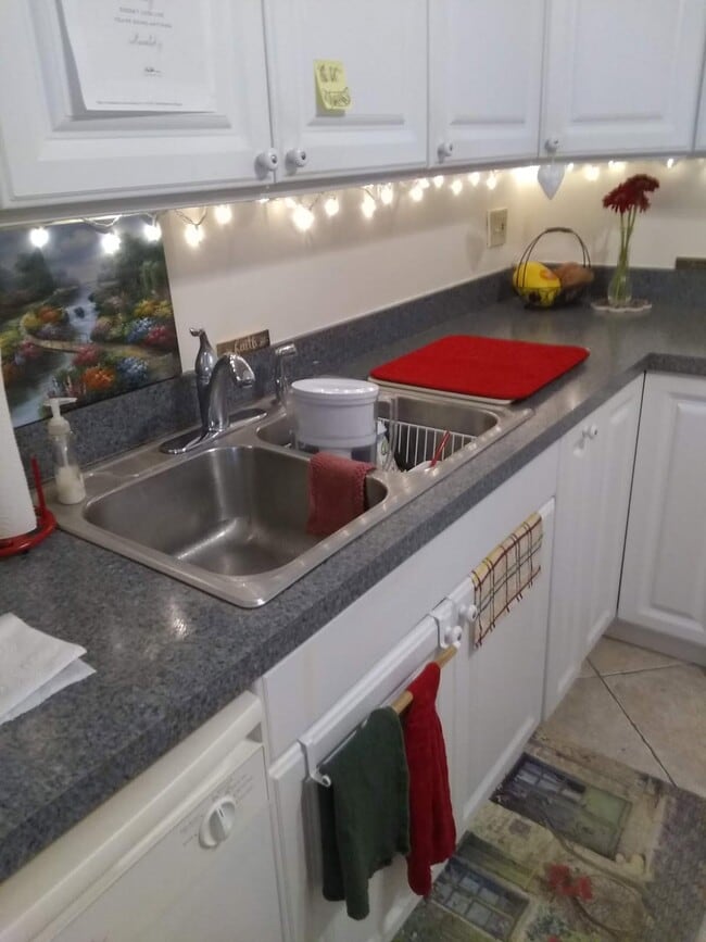 Building Photo - 200 Stratford O