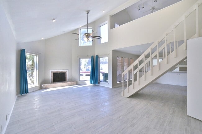 Building Photo - 10723 Shawnbrook Dr