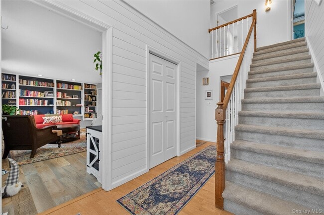 Building Photo - 22 Blossom Hill Dr