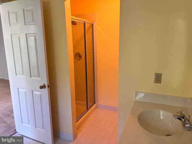 Building Photo - 637 Fawn Cir