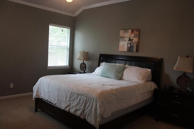 Building Photo - 111 S Rocky Point Cir