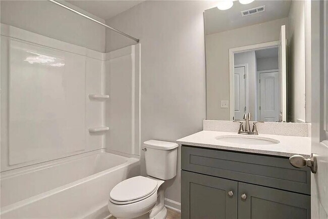 Building Photo - 3132 Washburn St SE