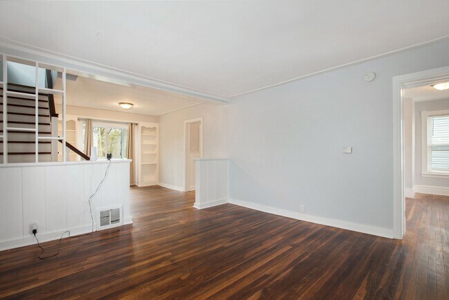 Building Photo - 348 Quimby St NE