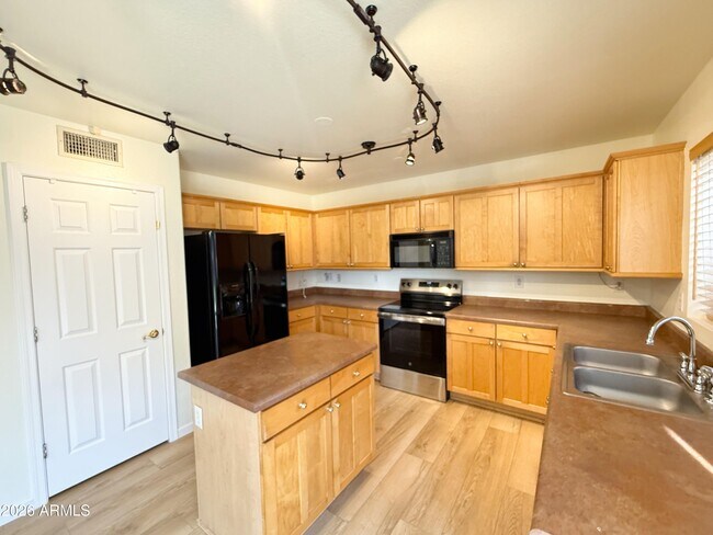 Building Photo - 16283 N 159th Dr