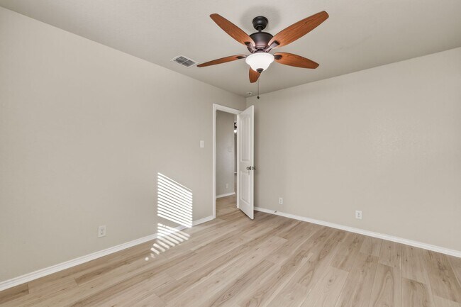 Building Photo - Large one story in Valley Ranch