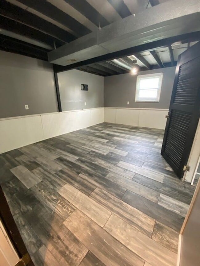 Building Photo - Beautiful 3 bedroom/2 bath home in South W...