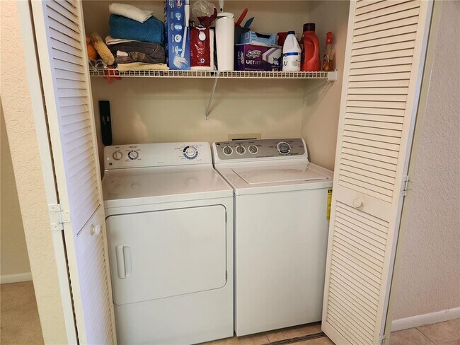 Building Photo - 6105 Bahia Del Mar Cir N