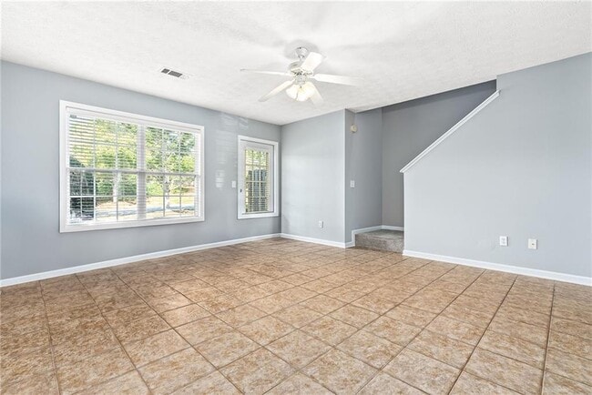 Building Photo - 1477 N Donahue Dr