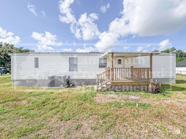 Building Photo - 1165 Meadow Lawn Street