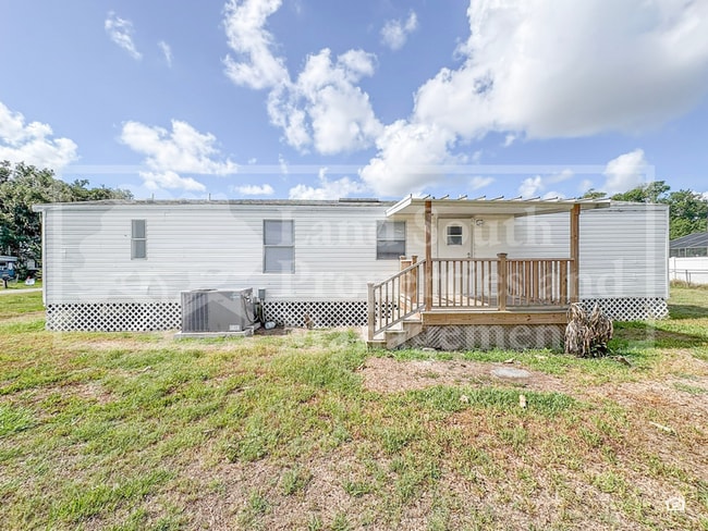 Building Photo - 1165 Meadowlawn St
