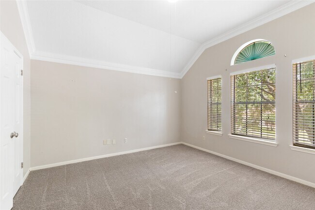 Building Photo - 11410 Meadowchase Dr