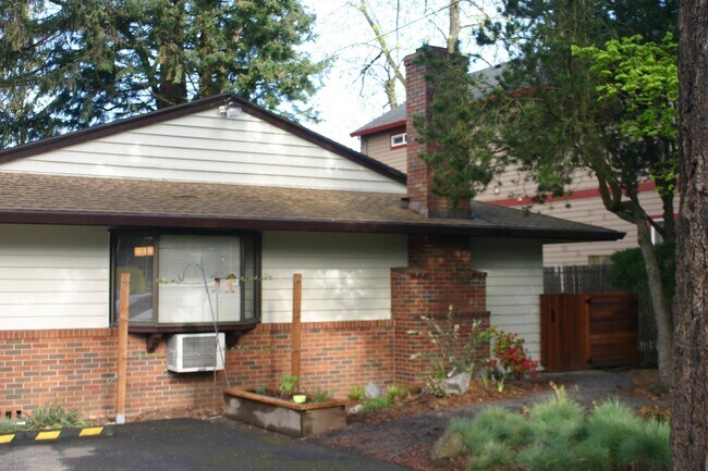 Building Photo - 407 SE 88th Ave