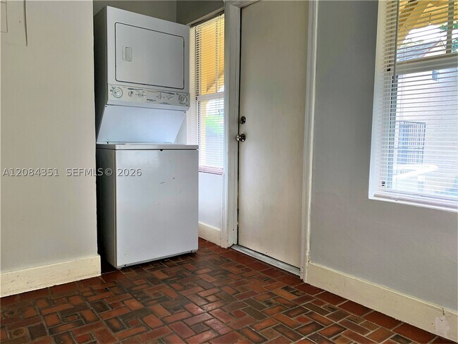 Building Photo - 176 NE 46th St