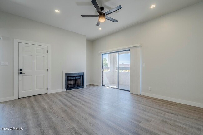 Building Photo - 2959 N 68th Pl