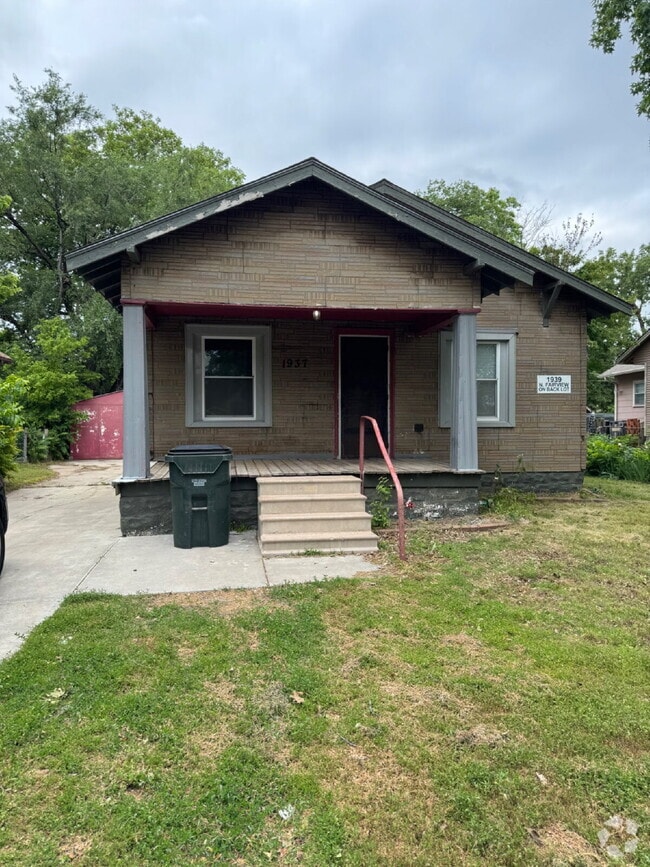 Building Photo - "Charming 2-Bedroom Haven in Wichita with ...