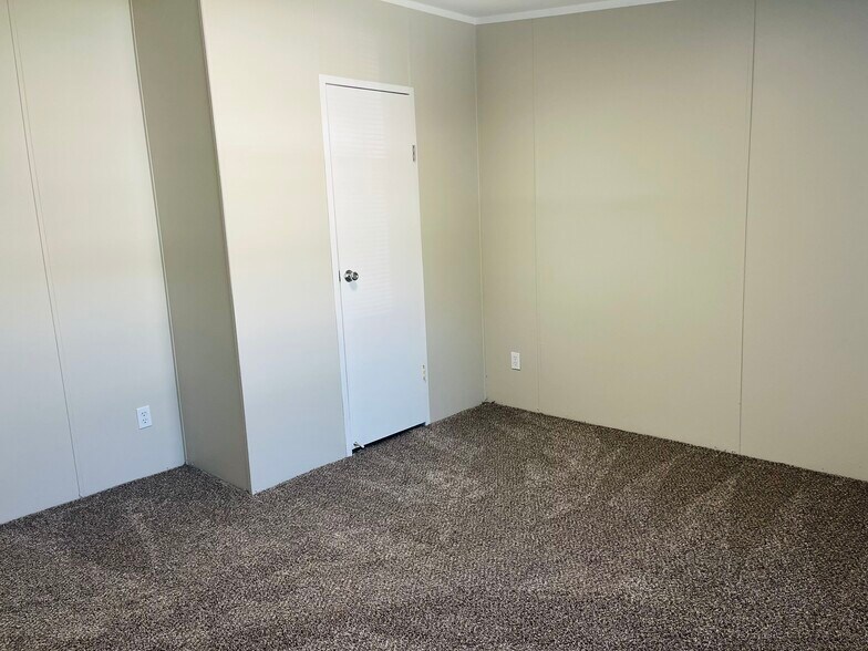 Building Photo - 9363 Little Spruce Ct