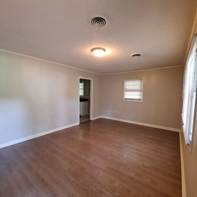 Building Photo - 837 Carrolton Rd