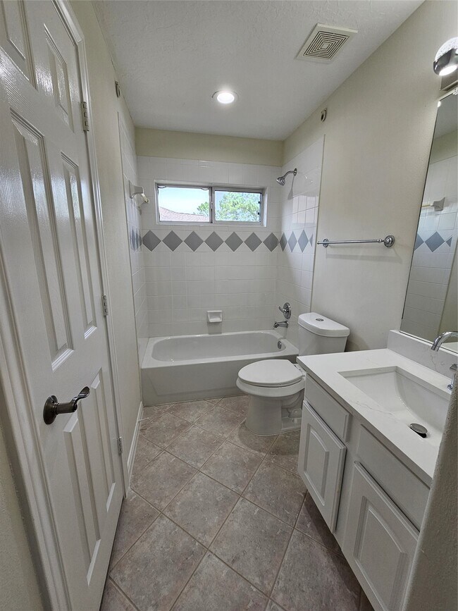 Building Photo - 12503 Rosewood Way Ln