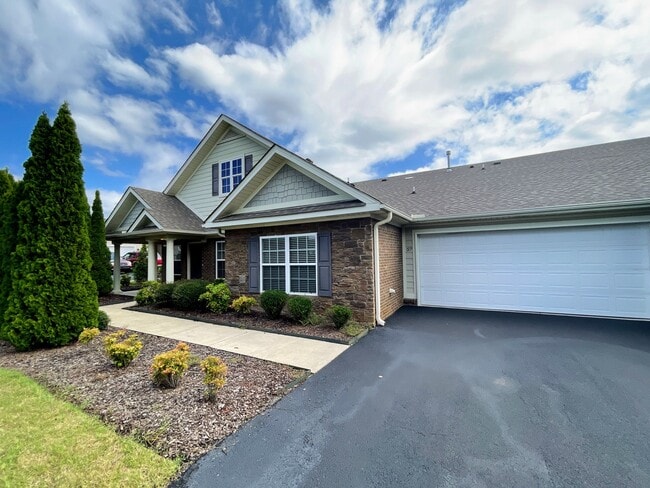 Building Photo - 57 NW Moore Farm Cir