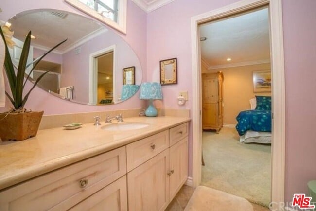 Building Photo - 4949 Palomar Dr