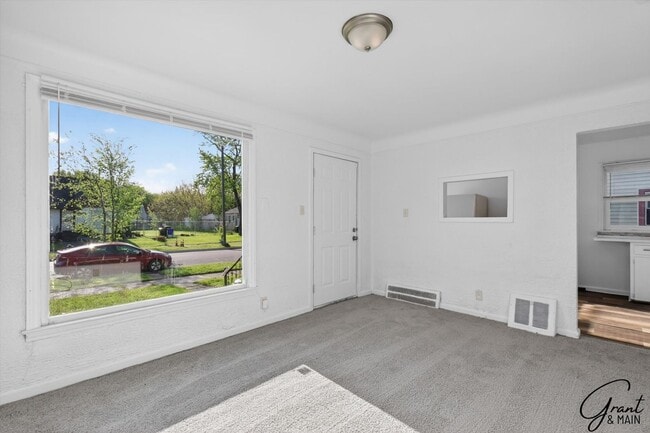 Building Photo - $1250 3 bed Bungalow