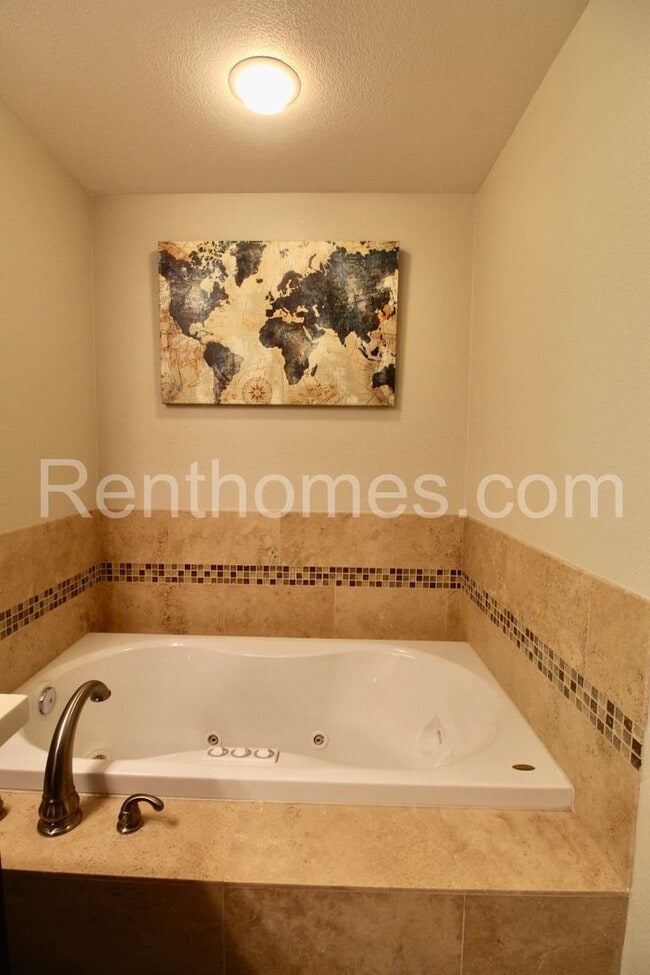 Building Photo - 2802 Piantino Cir