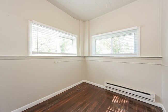 Building Photo - 3269 W Hayward Place