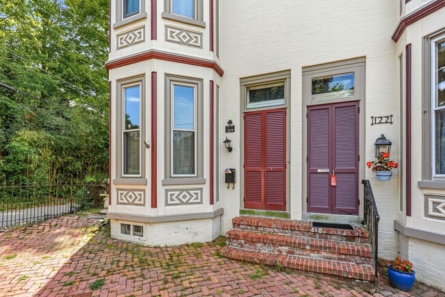 Building Photo - 124 E Biddle St