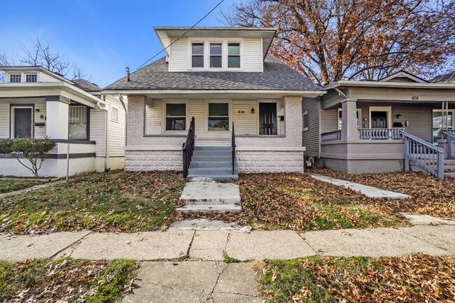 Building Photo - 810 Sutcliffe Ave