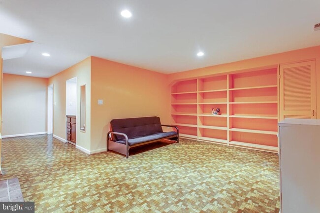 Building Photo - 6063 Hardwick Pl