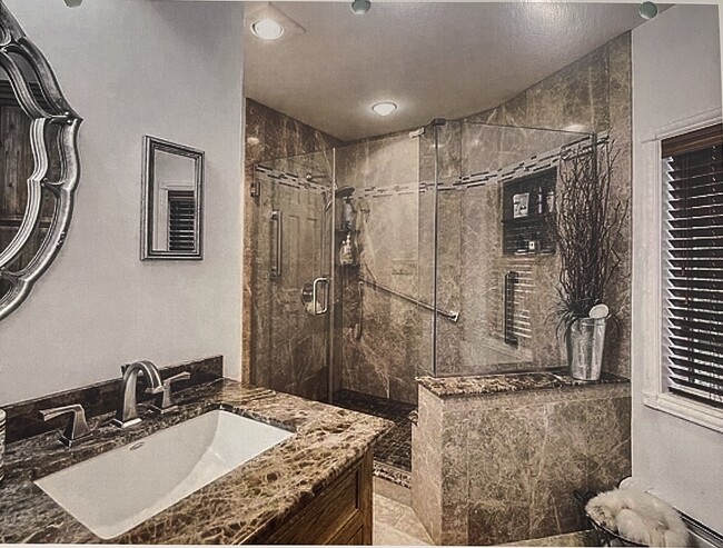 Modern Full Bathroom - 2 Lotowana Ln