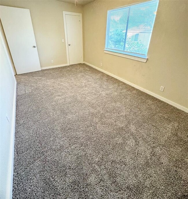 Building Photo - 20805 Trotters Ln