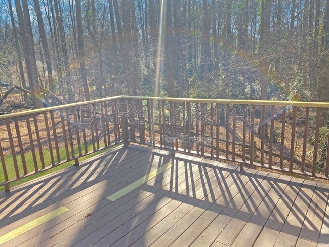 Building Photo - 860 Crab Orchard Dr