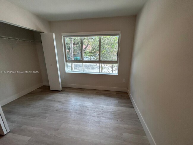Building Photo - 2535 NE 193rd St