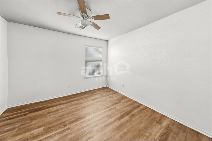 Building Photo - 7211 Alava Dr