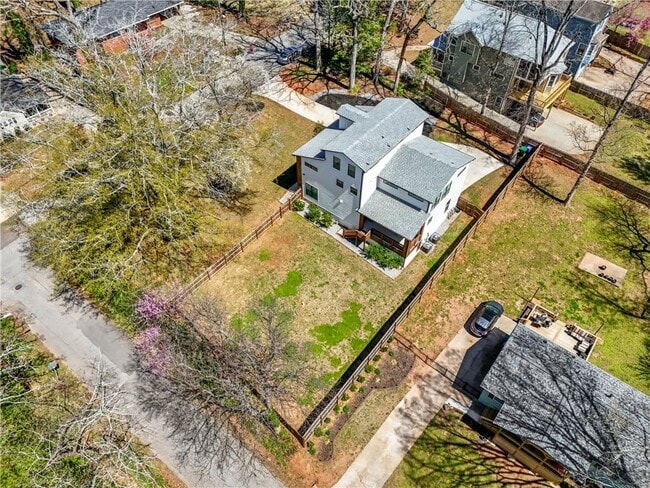Building Photo - 3087 Alston Dr