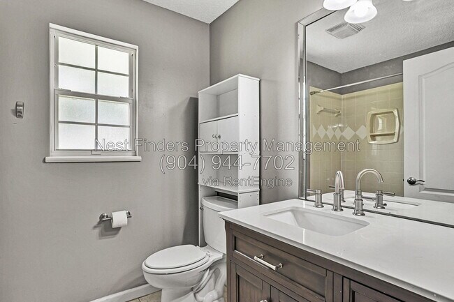 Building Photo - 1819 Branch Vine Dr W
