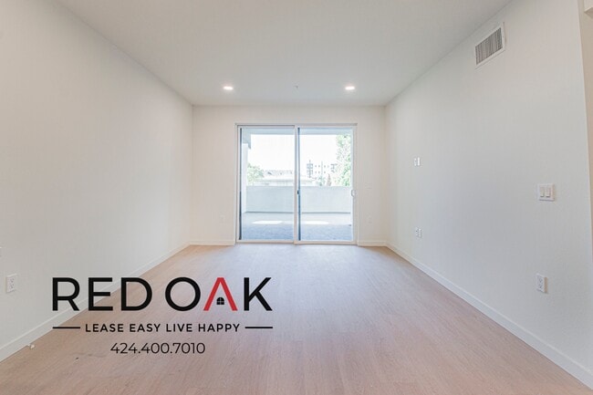 Building Photo - 856 S Gramercy Dr