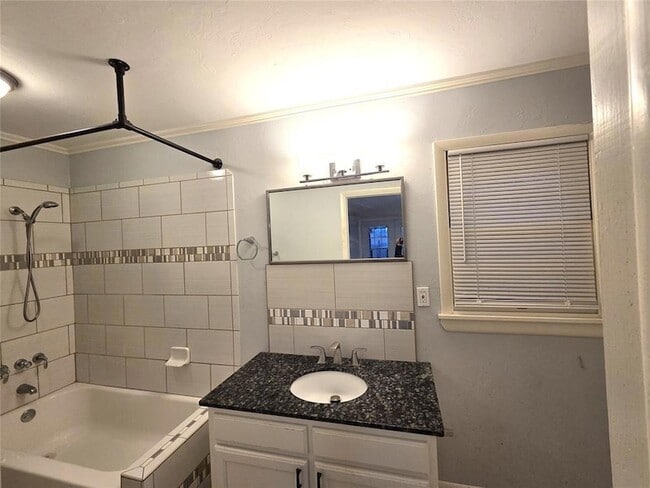 Building Photo - 4701 N Independence Ave