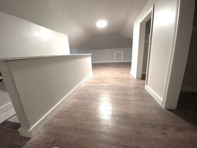 Building Photo - 1263 Agnes Pl